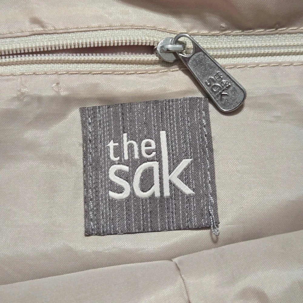 The Sak Crochet Shoulder Bag Multicolor Rainbow Striped Purse Zips Knit